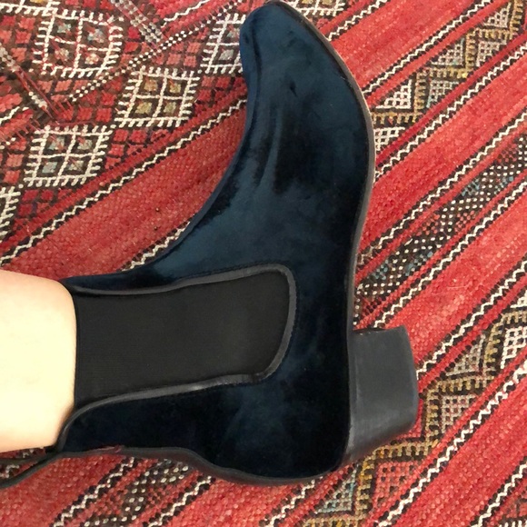 Velvet boots - Picture 2 of 3